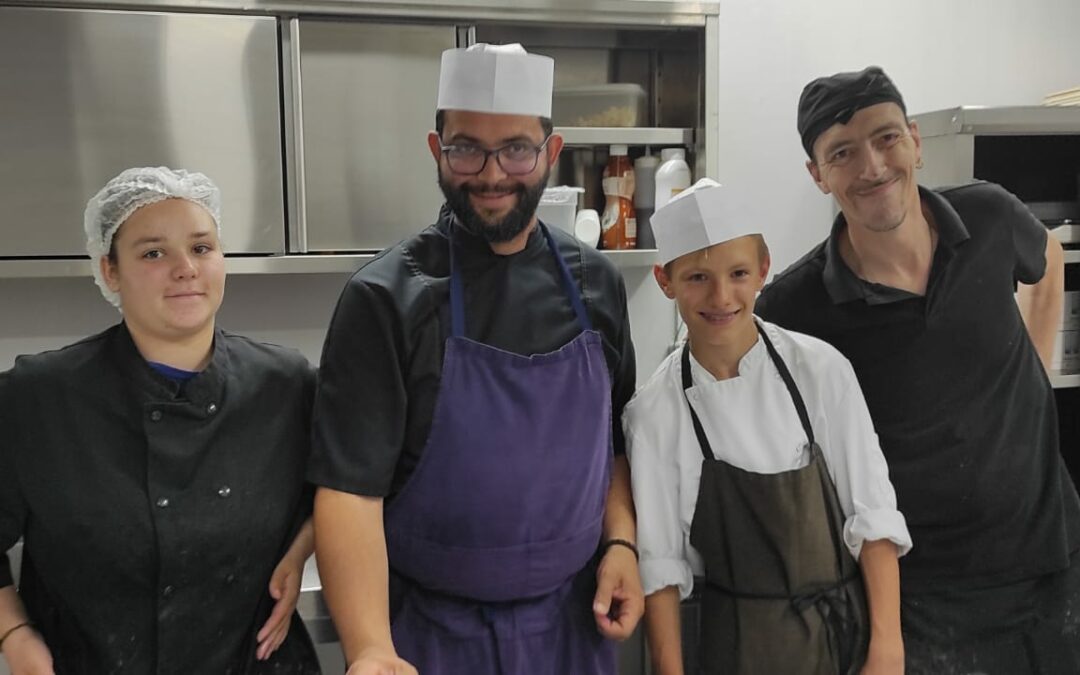 Les jeunes du DITEP interviennent sur le restaurant éphémère tenu par le chef Pierre Nail.