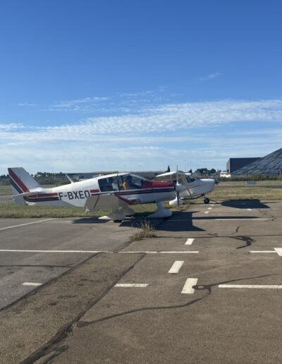 Résidents de l'Adages à l'aéro-club de Montpellier prêts pour leur baptême de l'air